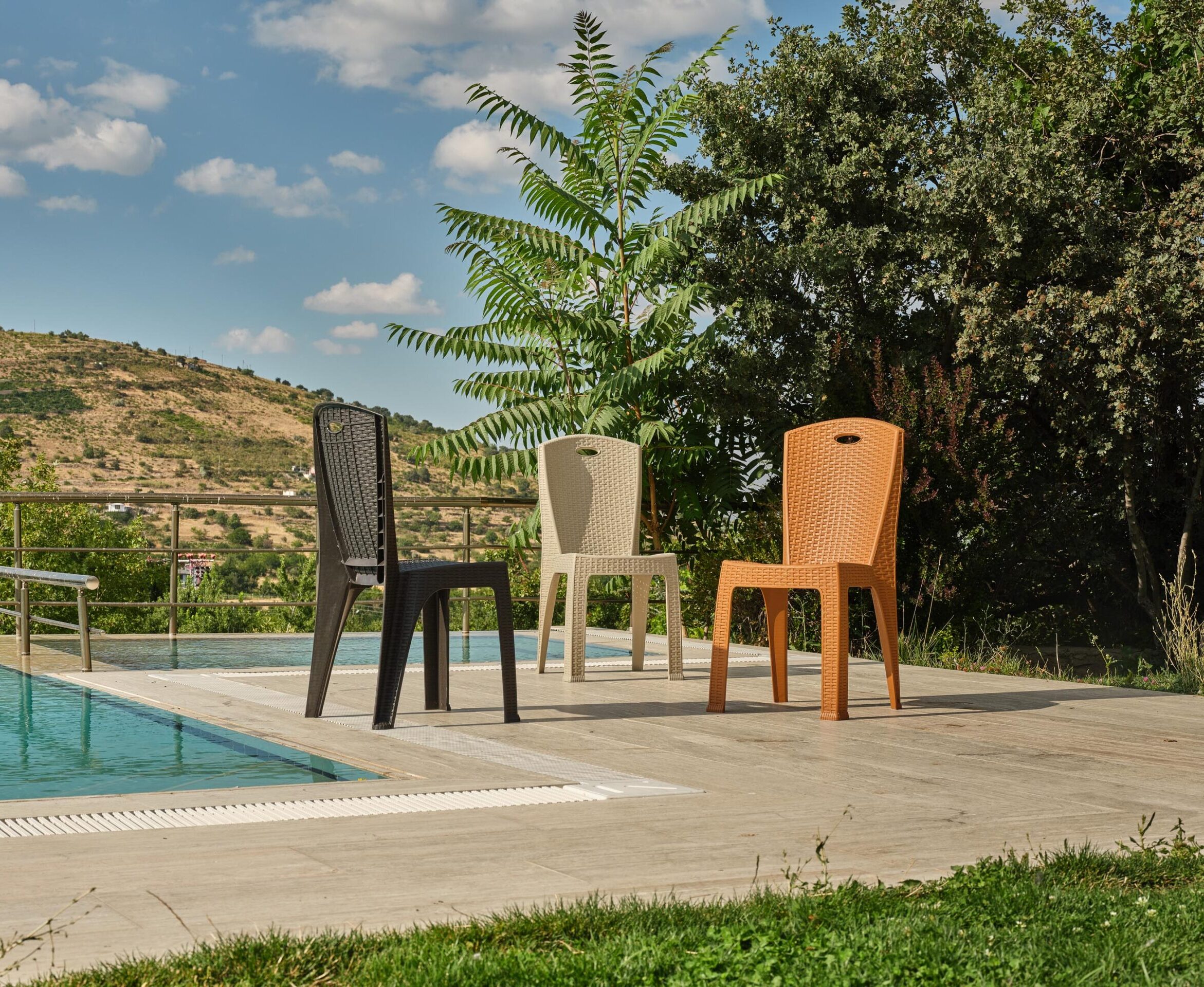 Joycee Rattan Stühle